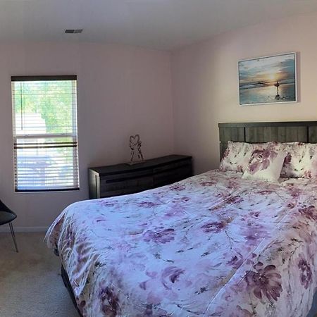 Private Bed And Bath In Charlotte Apartment ภายนอก รูปภาพ